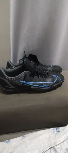 Chuteira society original Nike tamanho 43