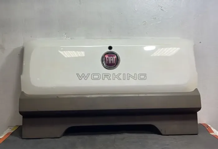 Tampa Traseira Strada Working 2013