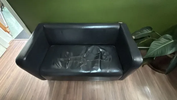 SOFÁ DE 2 LUGARES PRETO