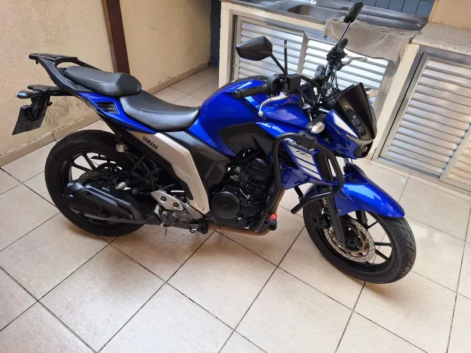 YAMAHA FZ25 FAZER 250 TROCO E FINANCIO ACEITO CARRO OU MOTO MAIOR OU MENOR VALOR 