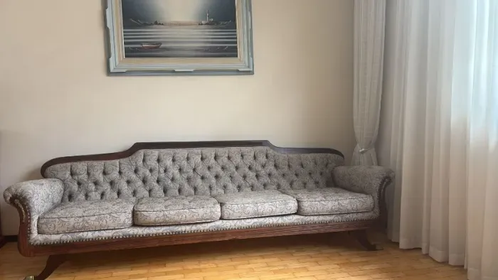 Sofá antigo clássico com as 2 poltronas individuais 