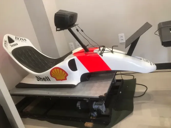 Cockpit Ayrton Senna - Simulador de Corrida Estilo F1 - Edição personalizada 