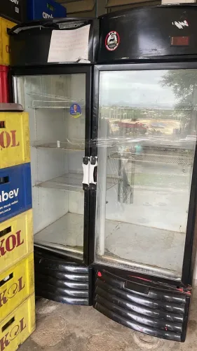 Expositor de bebidas duplo - Metalfrio 220V