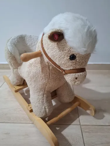 Cavalinho de balanço infantil 