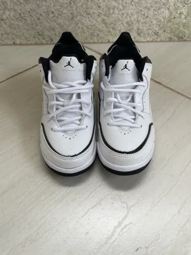 Tênis Nike jordan