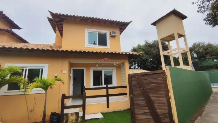 Casa para locação anual com 04 quartos a 100 metros da praia na Rasa