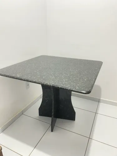 Vendo mesa em mármore preta em São Luís MA