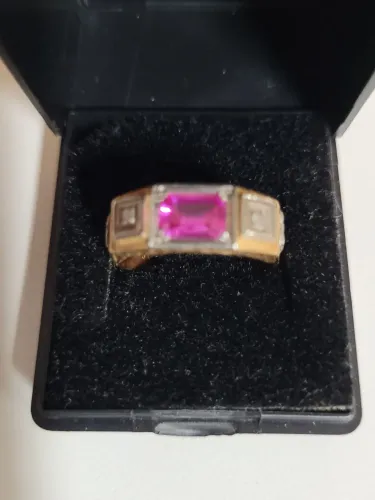Anel Ciências Contábeis em Ouro 18k com pedra turmalina rosa cravejado em prata