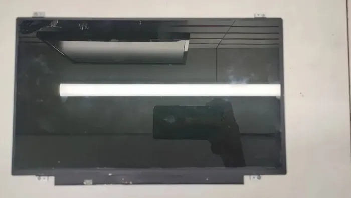 DISPLAY 14 POLEGADAS 30 PINOS (MARCAS DE USO)