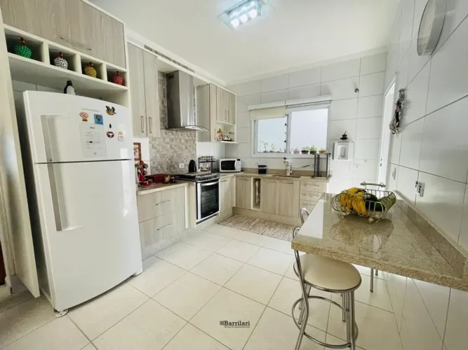 Casa à venda em Boituva (Vivendas do Parque) 3 quartos, 1 suíte, piscina e 2 vagas