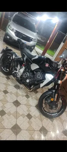 Cb1000r impecável abaixo da fipe torrando pelo seu estado