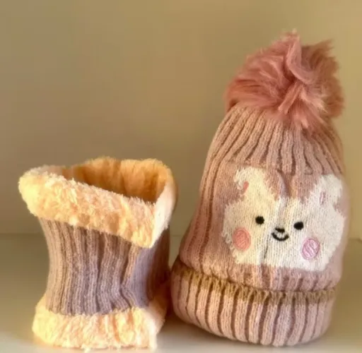 Conjunto de gorro e cachecol infantil de bichinho