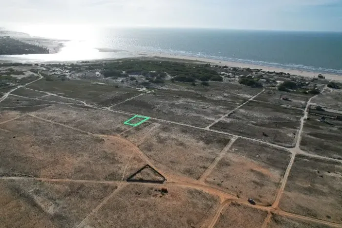 TERREN0 733m2 EM PRAIA PARADISÍACA AO LADO DE JERICOACOARA!