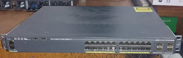 Switch Cisco Catalyst 2960X 24 Portas Gigabit PoE+ 370W  2960x-24PS-BR