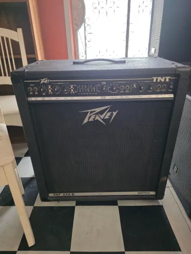Amplificador Peavey TNT 115 Baixo