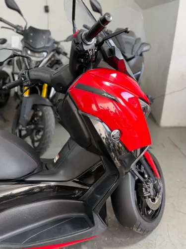 XMAX (GONÇALO MOTOS) já emplacada E transferida 