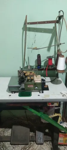 máquina de costura industrial interloque