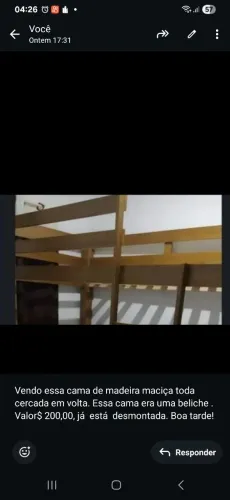 Cama de madeira  maciça 