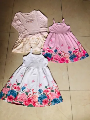 Lote vestidos 4 anos