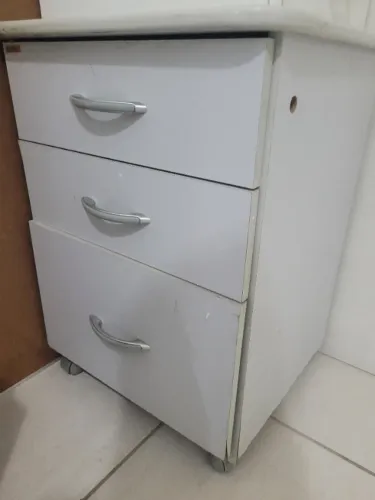 Gaveteiro de Escritório com Rodízios