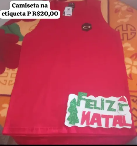 Camiseta  na etiqueta