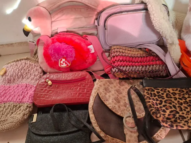 Bolsas diversas (R$ 25 CADA)