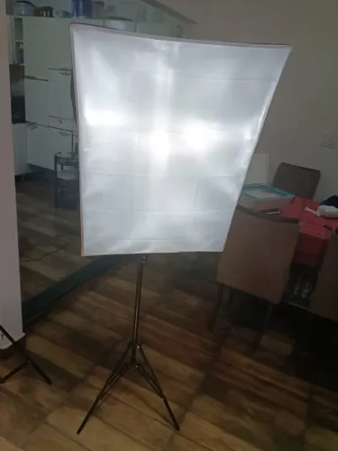 Softbox de Iluminação Profissional + Tripé (Usado)