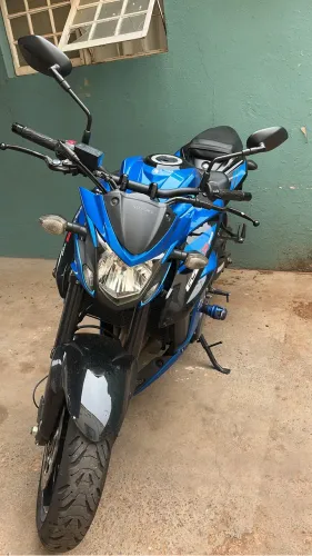 Gsx S750 muito nova 