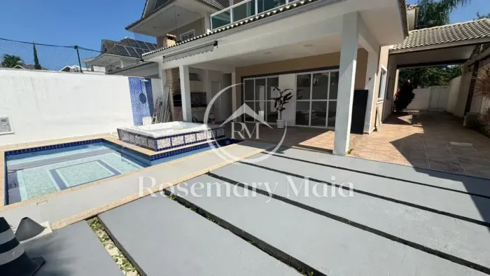 Casa de Alto Padrão para Locação no Riviera Del Sol - Recreio dos Bandeirantes
