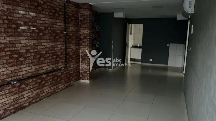 Aluguel de Salão Comercial em Santo André, Parque das Nações - Banheiro Social e Auxiliar
