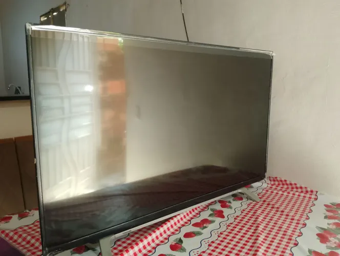TV Toshiba 43p.WiFi, Netflix, YouTube.
