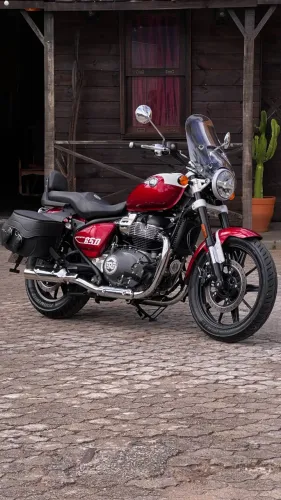 Royal Enfield Super Meteor 650 - 25/26