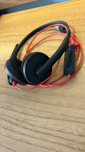 Headset Plantronics Poly Blackwire C3220 Stereo USB - Usado