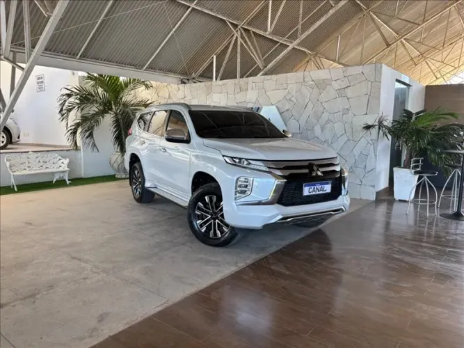 Mitsubishi Pajero Sport HPE 2.5 4X4 Diesel Aut. 2024