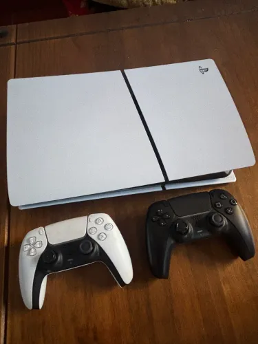 PlayStation 5 Slim 1TB + 2 Controles Originais - Excelente Estado