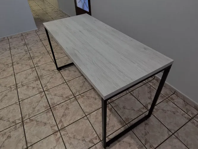 Mesa para Escritório Office Estilo Industrial 1,35m, Compace, Kuadra, Snow/Est.Preta