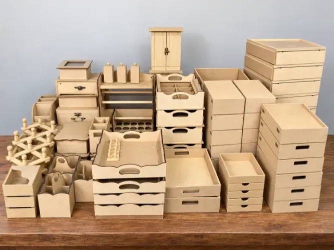 Lote 230 Caixas e Peças MDF Cru e Pintado para Artesanato/Revenda