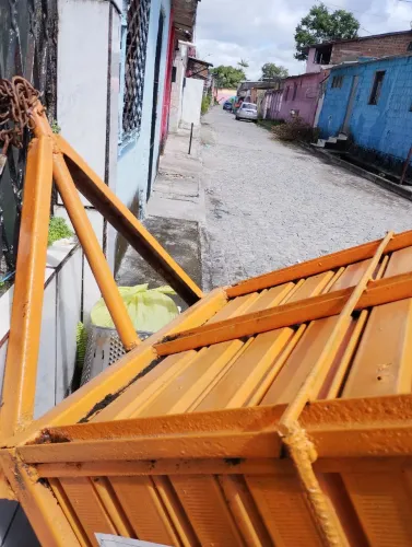 Carroça de engatar em carro e moto para serviços 