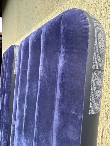 2 Colchões Infláveis INTEX + Bomba Manual - Ótimo Estado