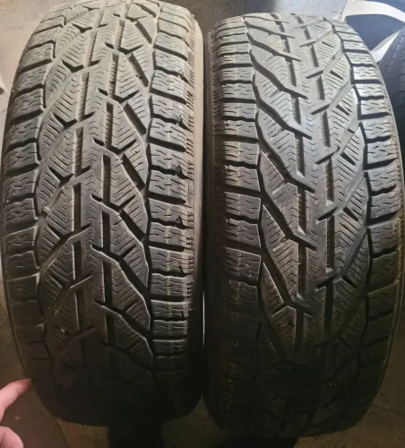 Pneu 215 60 17 Strial seminovo em até 10x de R$28,00 no cartão de crédito
