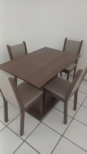 Mesa de jantar 4 cadeiras semi nova