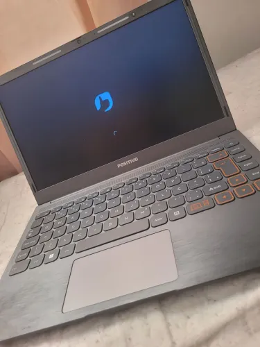 Notebook Positivo C15 - SSD 256GB, 8GB RAM, Leve e Rápido