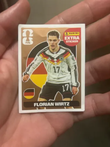 Vendo ou troco figurinha Legend Florian Wirtz bronze