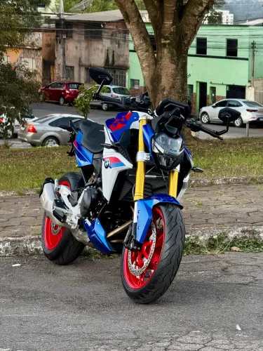 BMW F900 R PLUS RACING BLUE 2026 0KM.