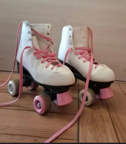 Patins adulto feminino - estilo retrô 4 rodas