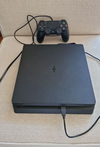 PlayStation 4 slim