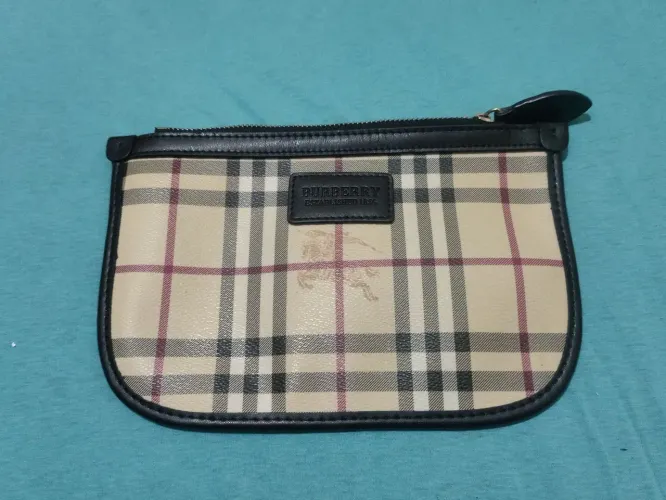 BOLSA CLASSICA BURBERYY.    Valor a negociar 