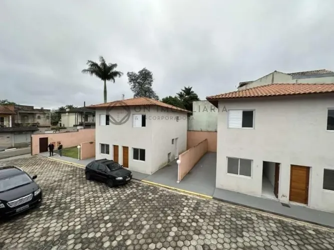 Casa em Condomínio à Venda ou Locação em Vargem Grande Paulista-SP - 2 quartos, 2 salas, 1