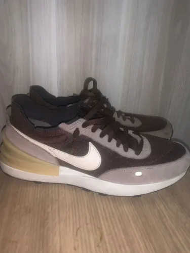 Tênis Nike waffle one light
