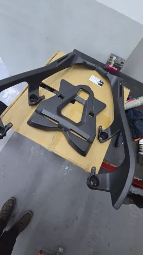 Encosto e suporte de bau da X MAX 300